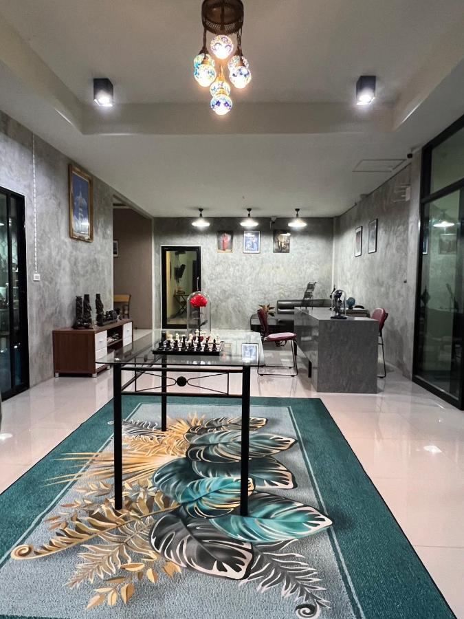 V Tharm Hotel Udon Thani Eksteriør billede