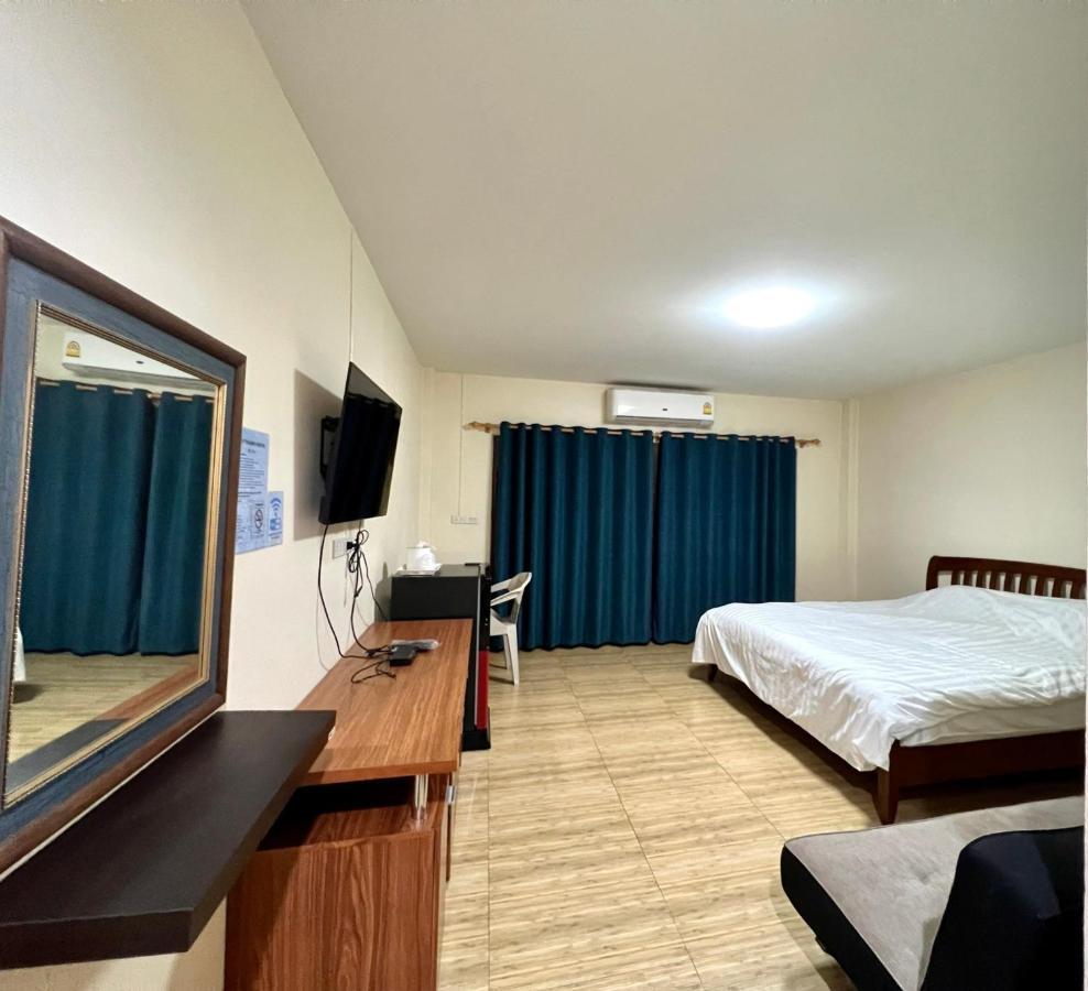 V Tharm Hotel Udon Thani Eksteriør billede