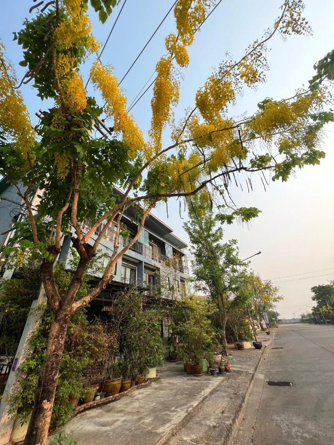 V Tharm Hotel Udon Thani Eksteriør billede