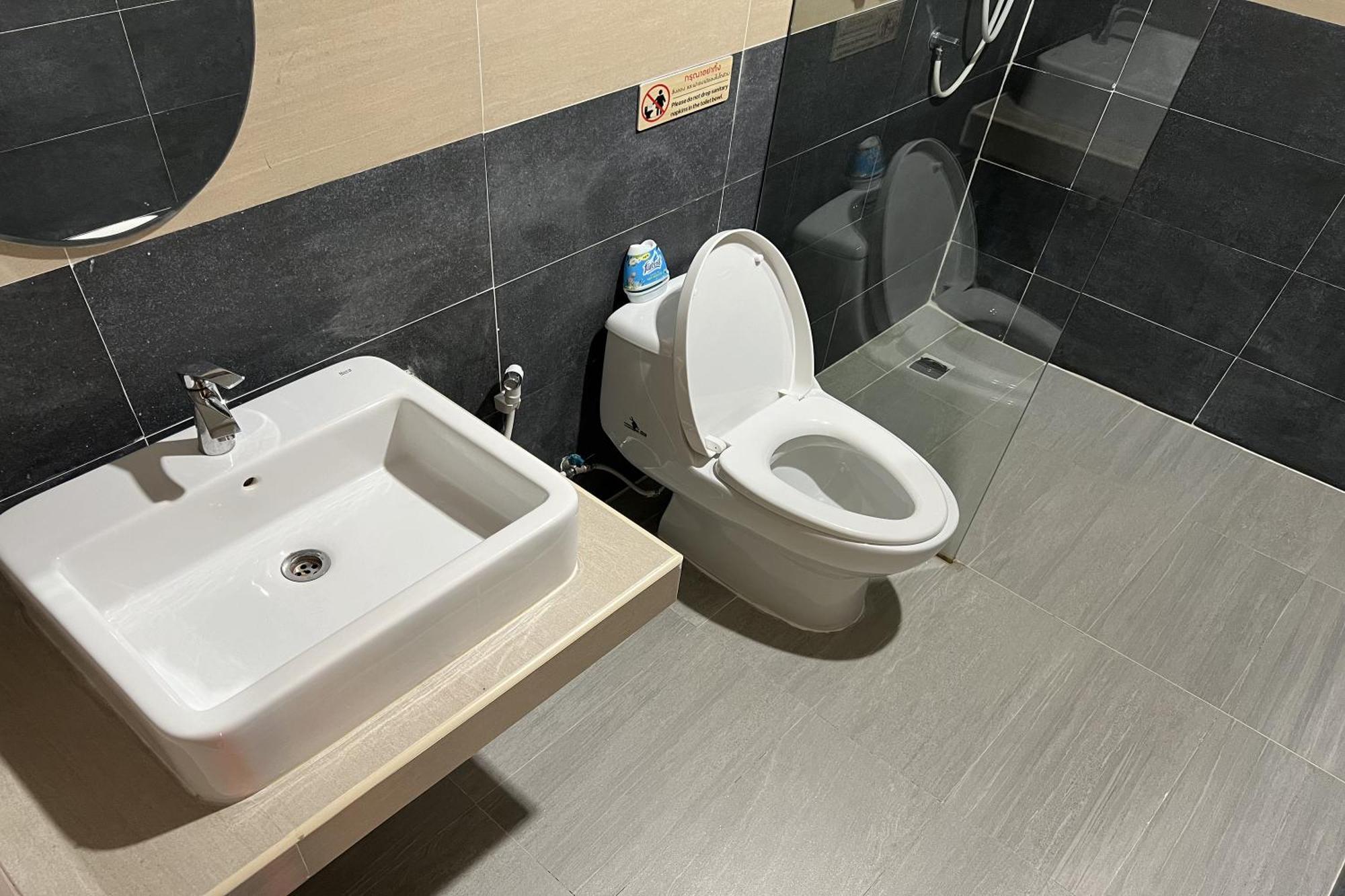 V Tharm Hotel Udon Thani Eksteriør billede