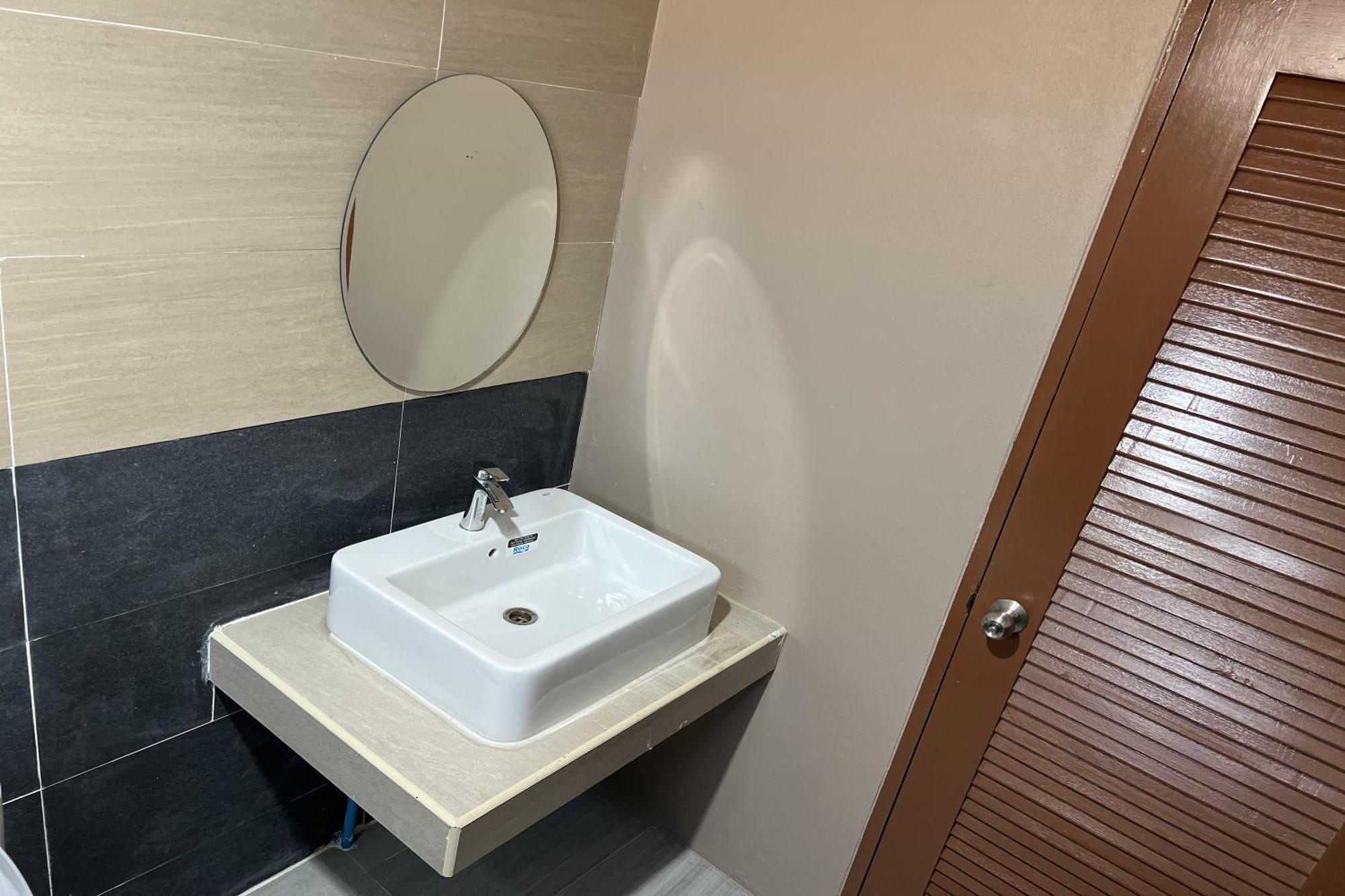 V Tharm Hotel Udon Thani Eksteriør billede