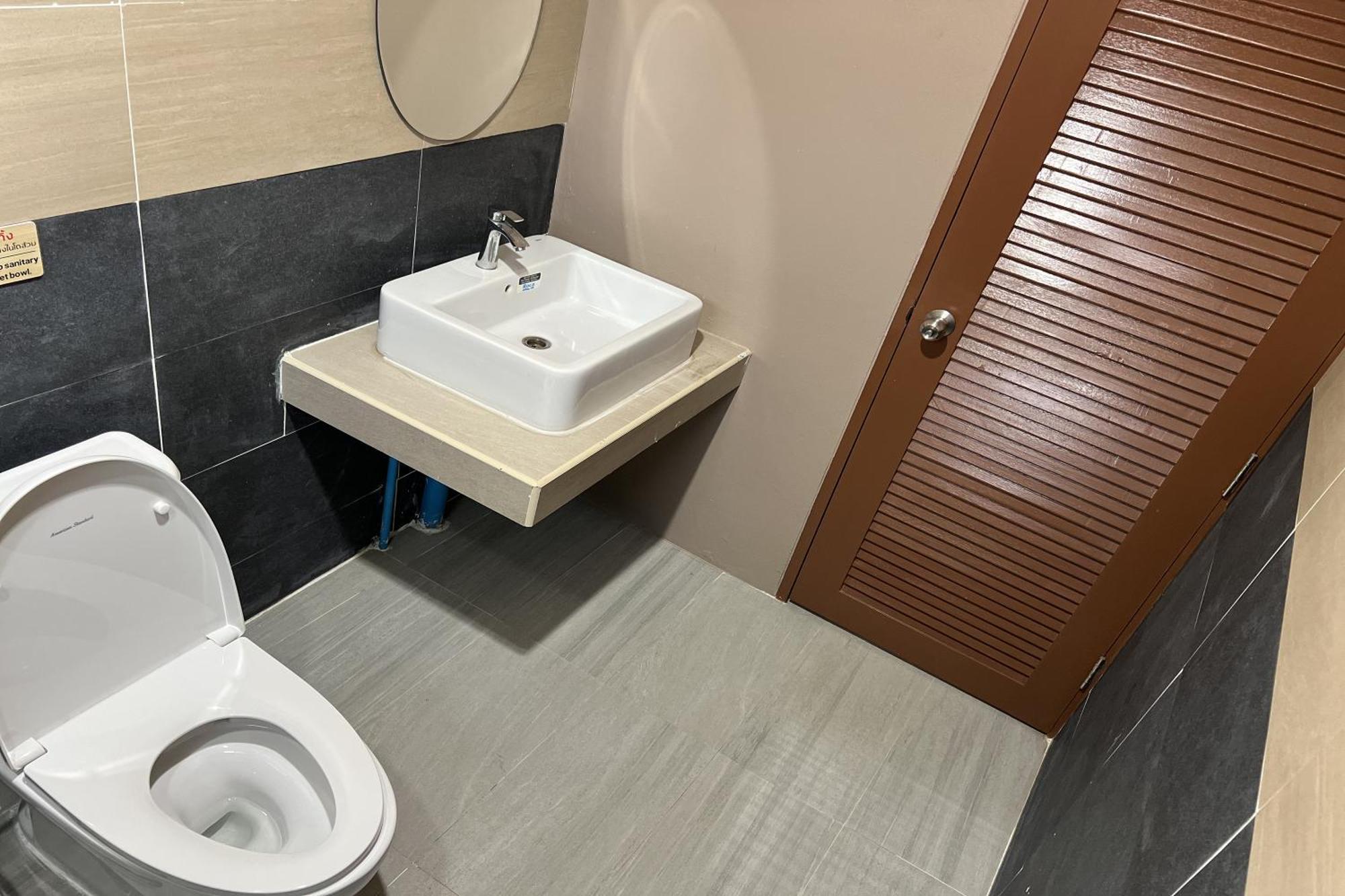V Tharm Hotel Udon Thani Eksteriør billede